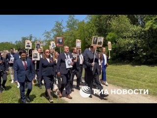 Сколько адекватных итальянцев, молодцы! Все пришли посетить открытие мурала, вангую, что  скаканутые, будут кричать мол... - Liliya Flower