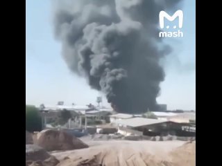 Сильный пожар на заводе по производству мотоциклов в городе Мешхед на северо-востоке Ирана.   Очевидцы сообщают также о... (видео)