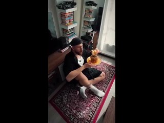 Сырный кулич с сосисками вместо изюма набирает популярность в сети  Туда также добавляют томаты и зелень, а сверху... (видео)