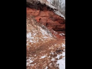 Маргариткин водопад.   Он находится в 15 минут ходьбы от станции Сиверская, если вы на машине, то можно подъехать... (видео)