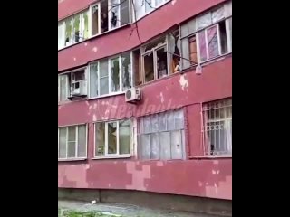 Минувшей ночью ВСУ устроили массовую атаку БПЛА — показываем кадры последствий в Таганроге    ВСУ устроили... (видео)