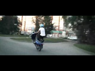 killstreet-stant-na-skuterax-i-moto-stunt-on-scooters-and-motorcycles_().mp4