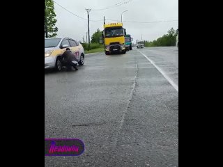 В Приморском крае десятки автомобилей пострадали от неизвестных хулиганов, которые раскидали шурупы по дороге    Близ... (видео)