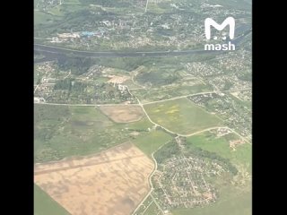 Момент атаки ВСУшного БПЛА на Москву заснял наш подписчик прямо из самолета.    С вечера 20 мая и до утра 22 мая наша... (видео)