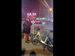 Дальтоников развелось, зелёный от красного не отличают. - Виктор Гуров