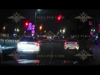 Полиция показала видео с погоней за пьяным парнем без прав, который 22 февраля катался по северу Петербурга... (видео)