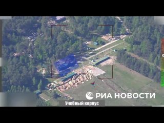 ❗Российские войска ударом "Искандера" уничтожили до 70 украинских военных, склад боеприпасов и до десяти единиц техники... (видео)