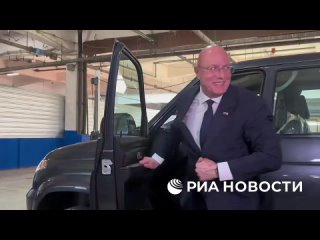 Вице-премьер Чернышенко запустил сборочную площадку УАЗ на Кубе и проехался за рулем первого собранного в Гаване... (видео)