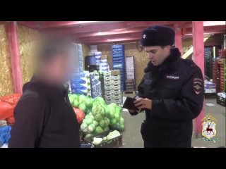 В Канавинском районе во время полицейского рейда нашли девять нелегалов.   Полицейские проверили документы у 87... (видео)