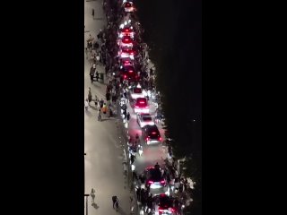⚡️ В Краснодаре всю ночь праздновали чемпионство. Толпы людей, пробки на дорога и кричалки в поддержку любимой команды.... (видео)