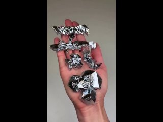 Интересный опыт по получению кристаллов галлия. Оказывается, кристаллы из металла можно вырастить гораздо быстрее, чем... (видео)