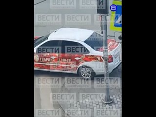 Бойцы «Гвардии» нарушили ПДД ездой на машинах по тротуарам  Жители Новосибирска возмутились нарушением ПДД сотрудниками... (видео)