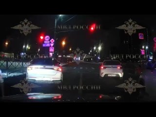 😱 С погоней и стрельбой ловили пьяного водителя без прав в Петербурге.   Водитель иномарки не остановился по... (видео)