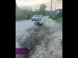 Несмотря на закон, в глубинке на мопедах все еще гоняют дети — итог печален и грозит инвалидностью, как на этом видео... (видео)