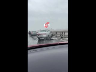 Резина отговорка, в ПДД чётко написано выбирайте скорость согласно погодным условиям. Все куда-то летят. - Владимир Николаев