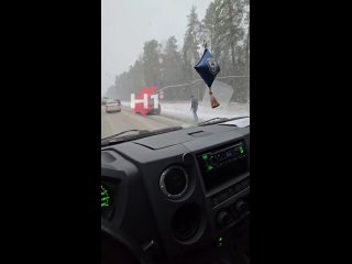 Целую неделю говорили про похолодание и снег....  Все крутые, быстрей менять колеса.... - Анастасия Кабанова