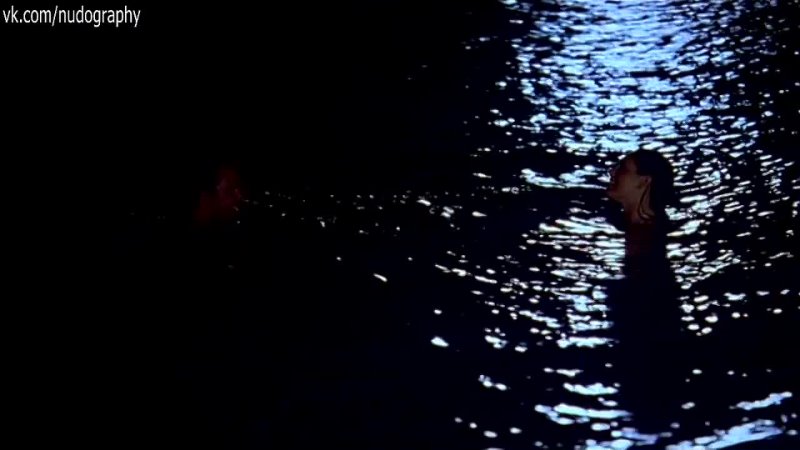 Келли Брук ( Kelly Brook) голая в воде в фильме Секс ради