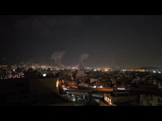 🇮🇱⚔🇮🇷 Израиль нанес удар по Ирану: взрывы прогремели в Тегеране  Пожар наблюдается в районе аэродрома Мехрабад в... (видео)