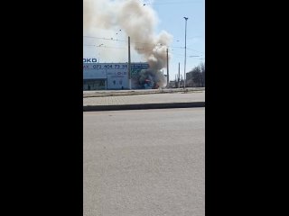 ❗ Украинский дрон атаковал гражданский автомобиль в Горловке    Дрон украинских террористов атаковал машину в центре... (видео)