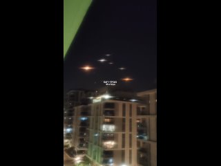 🇮🇷🚀🇮🇱 Иран запустил ракеты по Израилю    Пуски баллистических ракет с территории Ирана в направлении Израиля.   ... (видео)