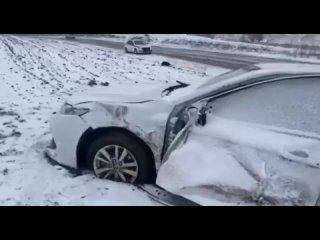 При чем тут резина? Ехать надо тише и всё. - Сашка Сашкин