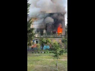🔥 В Харькове полыхает здание ТЦК    В Новобаварском районе Харькова горит здание районного ТЦК. Уточняется, что... (видео)