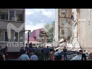 Погибший под завалами ребёнок в момент взрыва многоэтажки на Блинова не был дома — он гулял с мамой на улице. По... (видео)