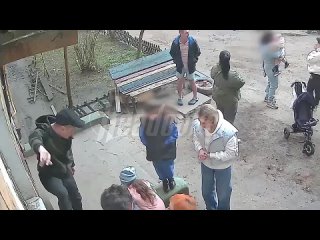Проститутка из Воронежа несколько дней морила голодом 3-летнюю дочку — ребенок залез на подоконник и начал кричать о... (видео)