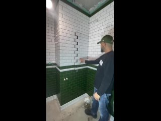 Я теперь в каждом общественном туалете буду все стены ощупывать😂😂😂 - Антон Владимирович