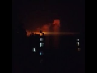 🔥 Мощные взрывы в Днепропетровске    Взрывы и пожары в Днепропетровске, вражеские цели под массированной атакой, небо... (видео)