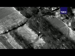 Российские войска беспилотниками "Иноходец" и "Форпост" уничтожили иностранную технику ВСУ, эвакуируемую из Курской... (видео)