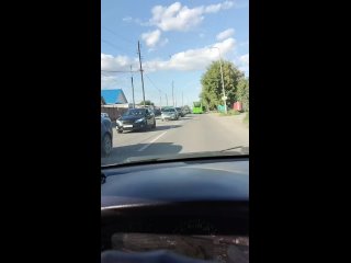 Перекресток ул. Панфилова - ул. Гвардейская! Пробка и утром и вечером! Кто "умный Мегамозг", который придумал... (видео)