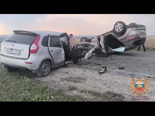 Под Таганрогом водитель Kia вылетел на «встречку» и врезался в «Ладу». В аварии погиб 17-летний парень, который был... (видео)
