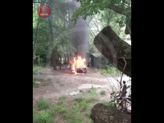 Заброшенный минивэн сгорел в микрорайоне Мацеста    Инцидент произошёл днём рядом с домом по адресу: ул. Мацестинская,... (видео)