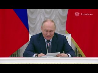 "Один достаточно близкий человек сказал мне однажды: "Ты киборг". Это не очень приятно — чувствовать себя киборгом, я... (видео)
