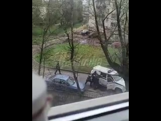 Кадры задержания предполагаемого убийцы, который зарезал опера в Ленобласти    На кадрах Readovka... (видео)
