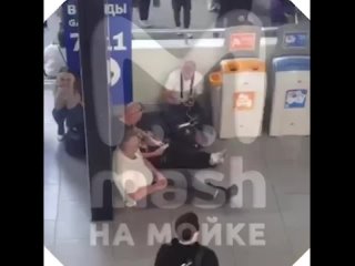 В российских аэропортах всё поломалось — массовый коллапс охватил основные аэропорты страны из-за атак беспилотников.... (видео)