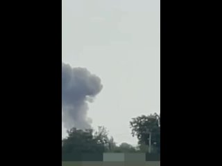 ⚠💥 Прилёты Гераней по ТЦК в Пятихатках    На кадрах утренние прилёты по зданию ТЦК в Пятихатках Днепропетровской... (видео)