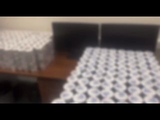 В аэропорту Шереметьево были задержаны иностранцы, пытавшиеся перевезти 119 килограммов снюса из Москвы в Узбекистан.  ... (видео)