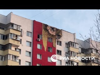 Кровля и один из этажей дома повреждены в Москве на Домодедовской улице, где отражали атаку БПЛА, передает наш... (видео)
