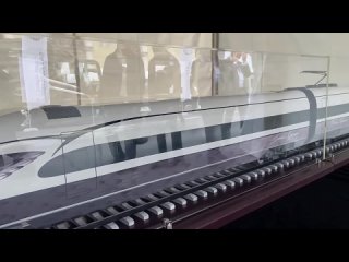 🚄 Между Москвой и Петербургом запустят поезд со скоростью до 400 км/ч — макет уже представили на «ТранспортФесте».  Он... (видео)