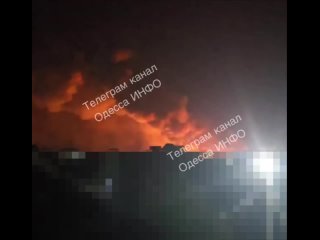 ⚠💥 Одесса – серия взрывов    Порядка 7 мощных взрывов прозвучала в Одессе. На месте прилетов начался сильный пожар.  ... (видео)