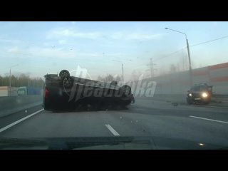 Момент аварии на трассе М-12 — микроавтобус влетел в авто, стоящее на дороге    На кадрах с видеорегистратора попал... (видео)