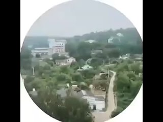 🔥 Прилёт Герани по ТЦК в Черкасской области.    Появились кадры удара по ТЦК в Каневе (Черкасская область) с близкого... (видео)
