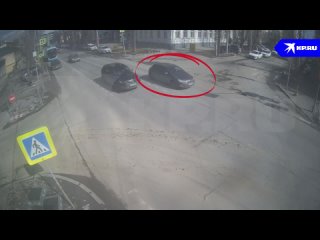 Екатеринбурженка получила травму в троллейбусе   12 апреля 31-летняя Алина поехала со своей 7-летней дочерью на Химмаш... (видео)