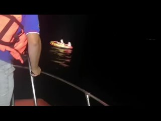 Двух мальчишек на резиновой лодке унесло в море под Туапсе  Вчера вечером в Туапсинский спасотряд поступило сообщение о... (видео)