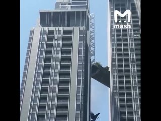 Почти две тысячи туристов из России могут находиться в Бангкоке. Где прямо сейчас начались повторные толчки.    В... (видео)
