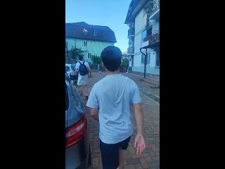 ⚡️В эти минуты, в районе улицы Альпийская полыхает дом!  Наш подписчик находится на месте происшествия, он... (видео)