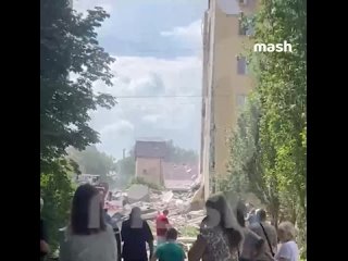 Часть дома обвалилась из-за взрыва бытового газа в квартире в Саратове. Разрушены четыре этажа многоэтажки на Блинова,... (видео)