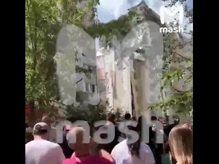 Под завалами многоэтажки в Саратове могут быть люди. Из-за взрыва газа рухнули минимум четыре этажа. Повреждены больше... (видео)